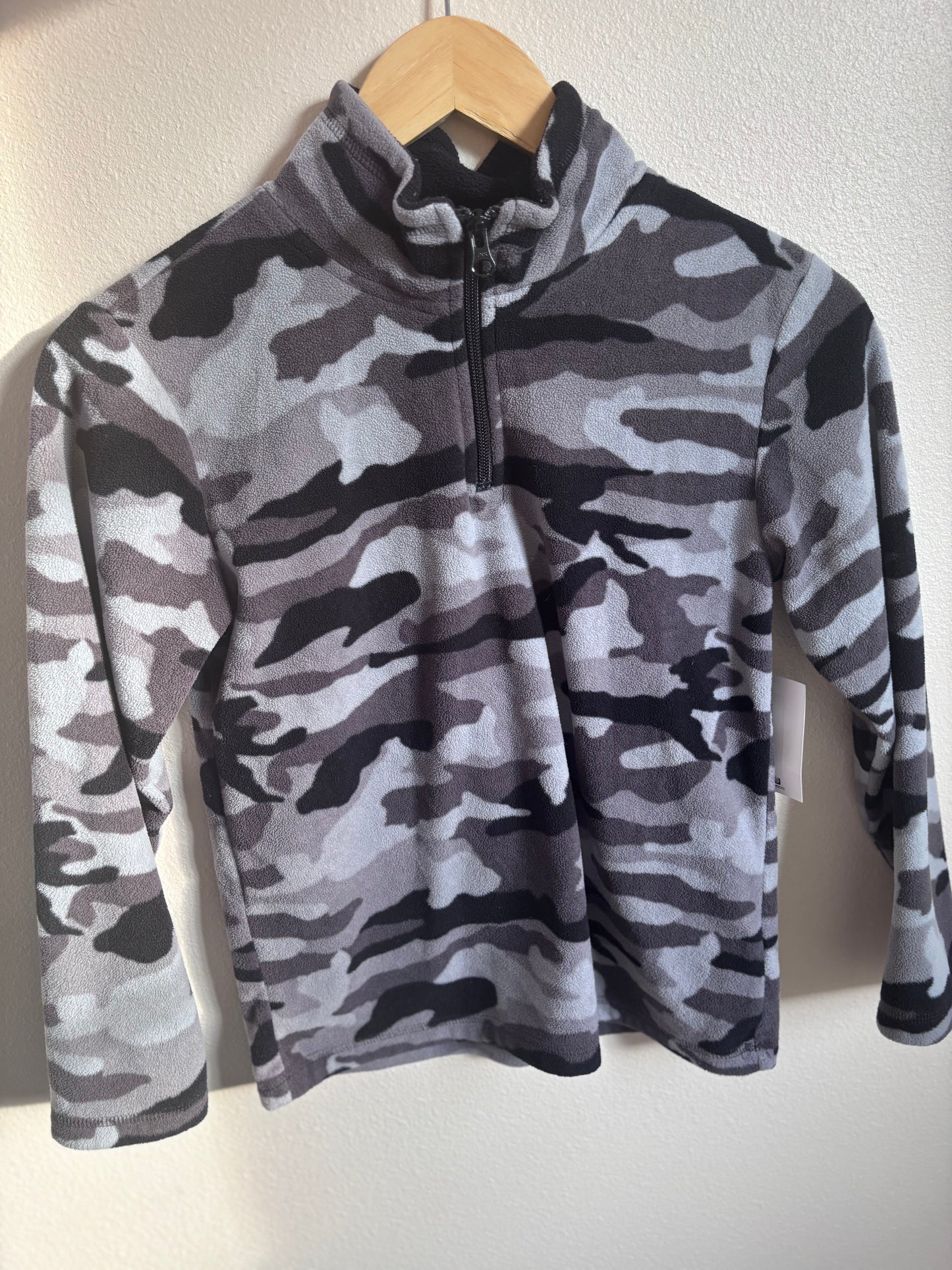 Children’s Place Camo Fleece(Pre-Loved)(Size 7/8)