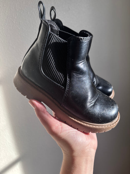 Chelsea Boots (Pre-Loved)(Size9)