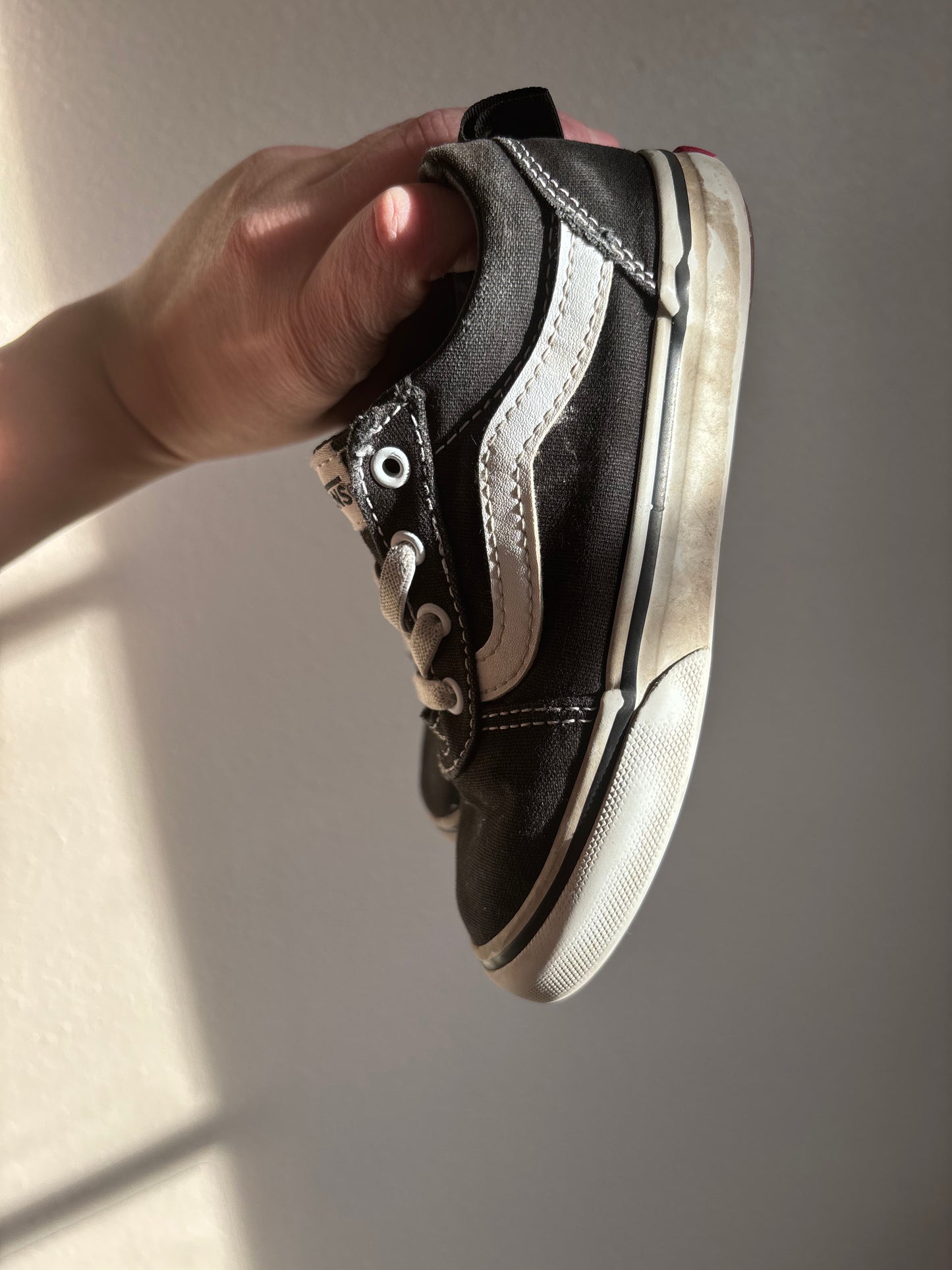 Vans (Pre-Loved)(9Toddler)